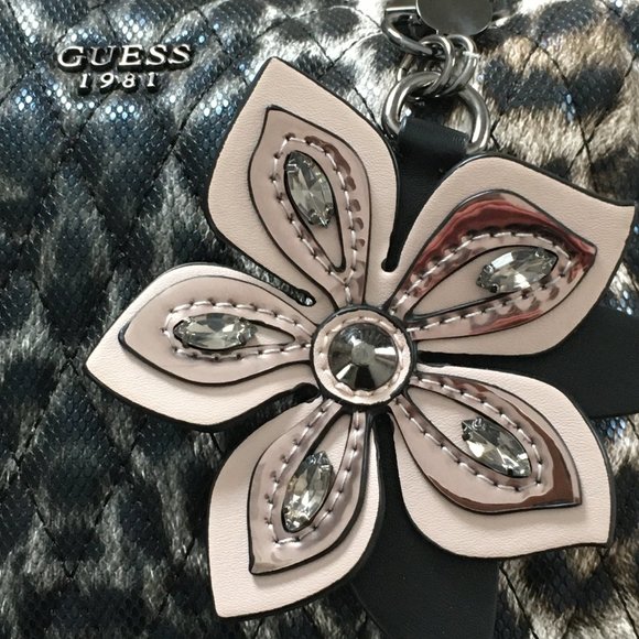 Guess Satchel Handbag, comes with dust bag, 10” length, 4.5” wide and 6” high… - Picture 7 of 9